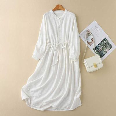 Vintage Long-sleeved Dress with Long Skirt Texture