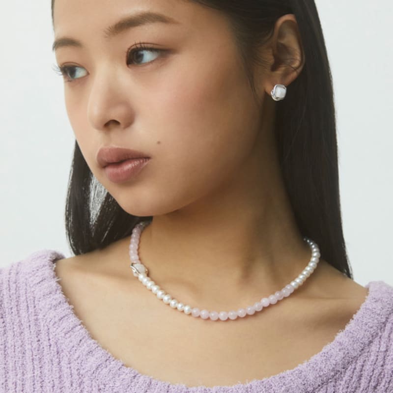 NEW PIECE GARDEN MOONSTONE NECKLACE