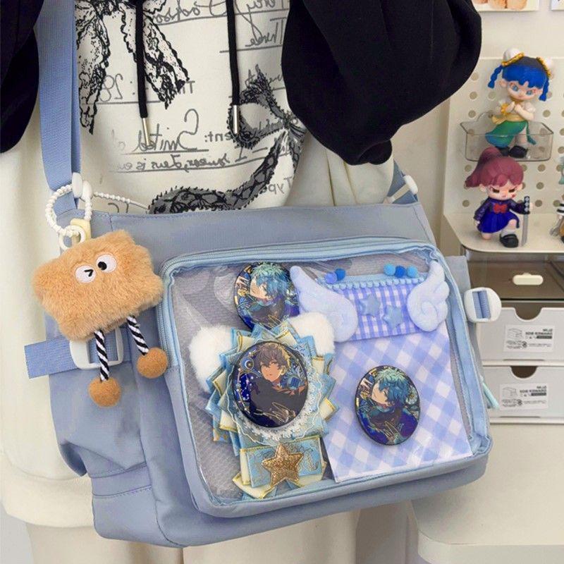 

2025 Стиль коледжу Універсальна Іта-сумка: Жіноча сумка-месенджер великої місткості з прозорим значком-кнопкою Single Bag - No Pendant