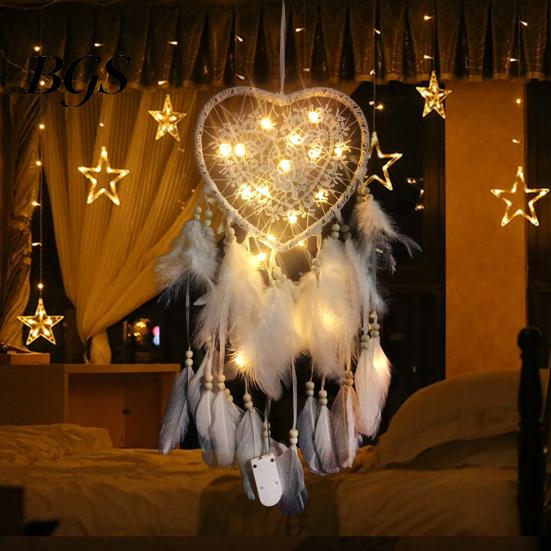 Exquisite Dreamcatcher Feather Decor Pendant Luminescent Ornament Heart Shape Design Hanging Dream Catcher for Bedroom
