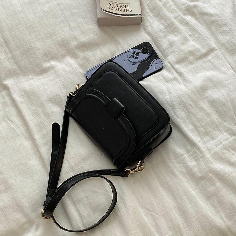 

Women s Bag 2024 New Arrival Trendy Fashion Retro Small Square Bag Minority All-Match Shoulder Bag Messenger Bag Commuter Bag Black