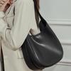 Ein-Schulter-Achseltasche, Ledertasche für Damen, Halbmondtasche, Umhängetasche, Vielseitige Trendtasche