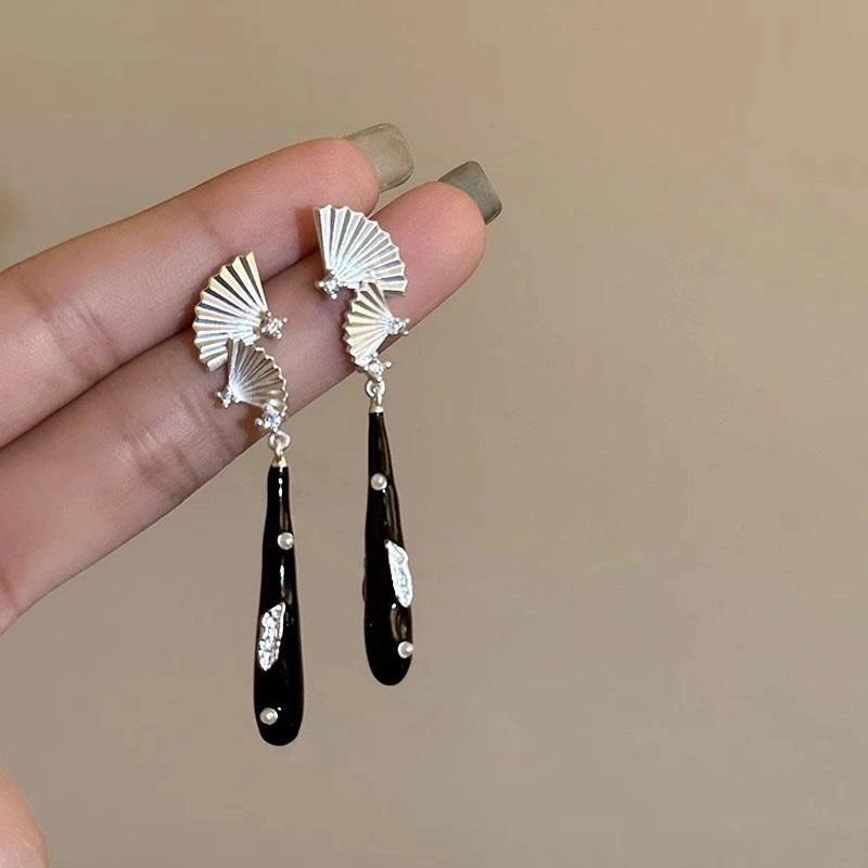 New Chinese Style Sweet Cool Long Fan-Shaped Pendant Drop Earring for Women Exaggerated Girl Gift Rock Jewelry