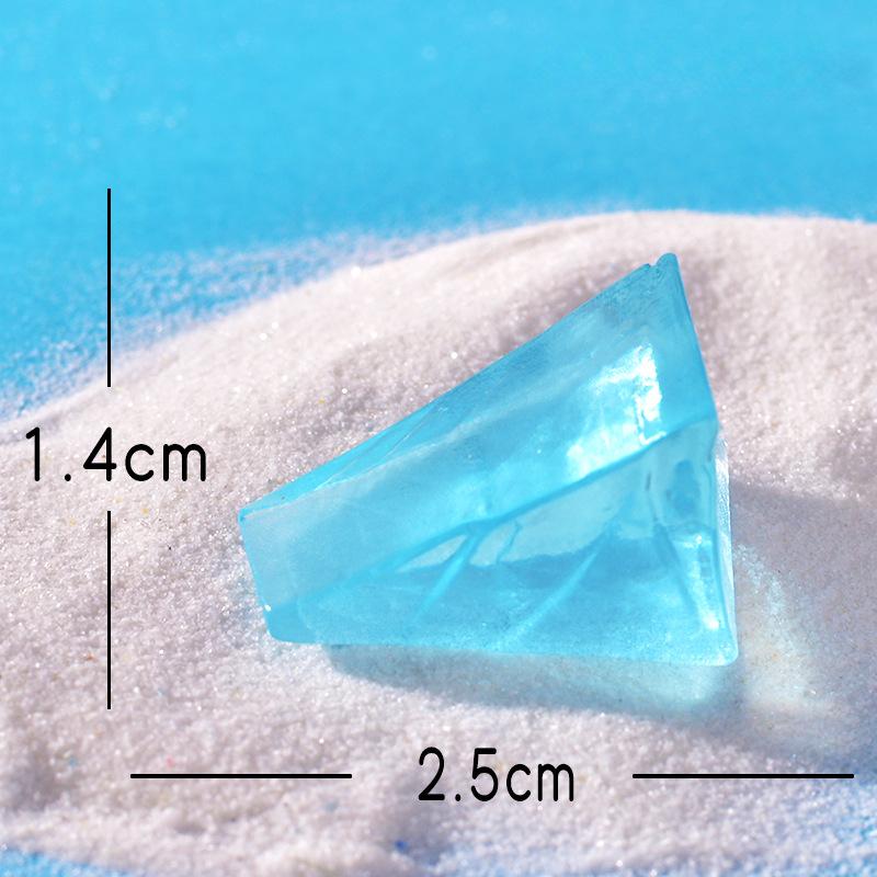 

Mini Resin Decorative Items for Office Desks Featuring Simulated Glacier Accessories and Landscaping Dapo Glacier