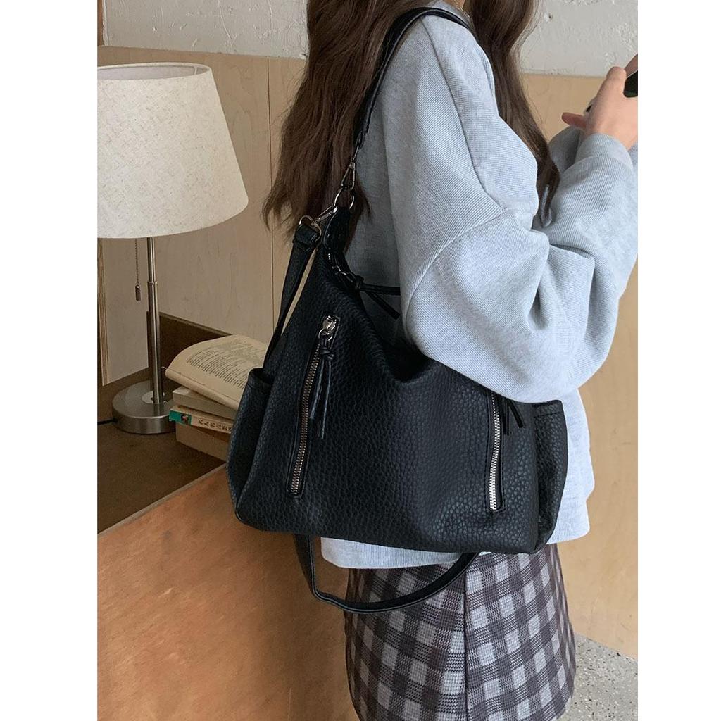 Retro Style Hobo Bag For Women Large Capacity Tote Bag Classic PU Leather Shoulder Bag Purses Single Shoulder Crossbody Bag