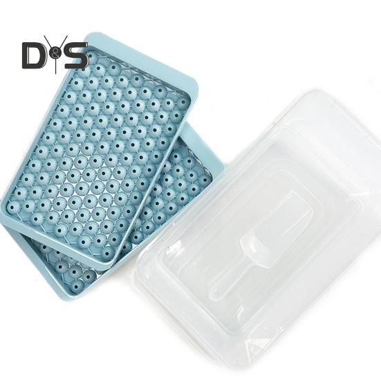 Mini forma na ledové kostky s lopatkou a úložným boxem Snadno vyjímatelná forma na led 104 kostek Výrobník ledových koulí do mrazáku pro chlazení nápojů, kávy, džusu