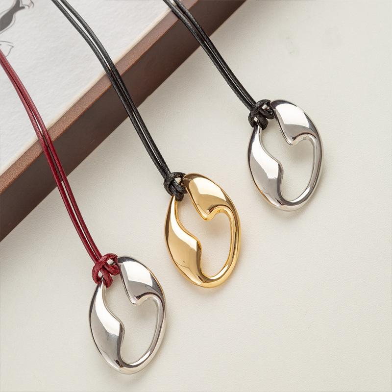 Popular Choice Fall Winter Light Luxury Sweater Chain Accessories Premium Multi-style Leather Cord Necklace