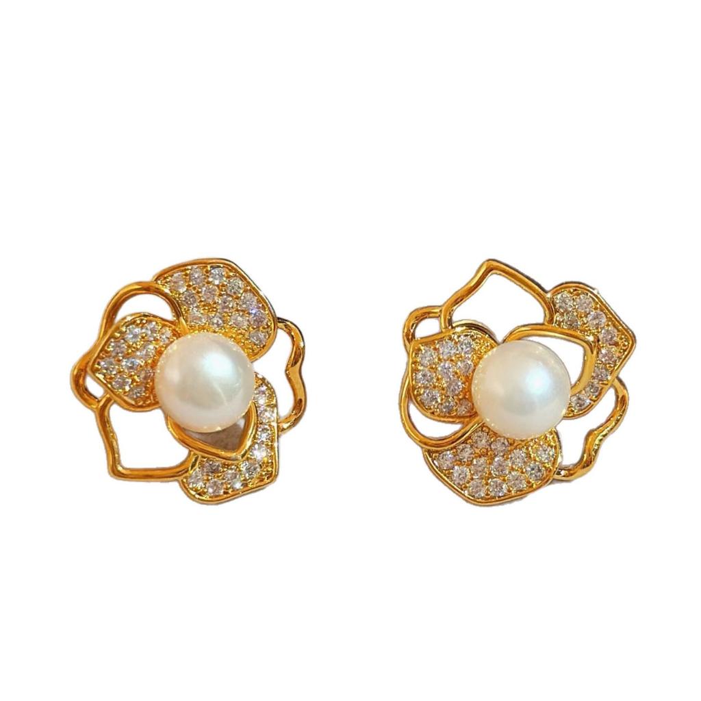 Korean-Japanese Style Flower Stud Earrings with Diamond and Pearl Inlays
