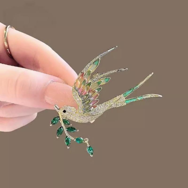 Fashionable Little Hummingbird Colored Gem Brooch, Women s Anti-exposure Pin, Fixed Clothes Buttons, Wedding Party Gifts