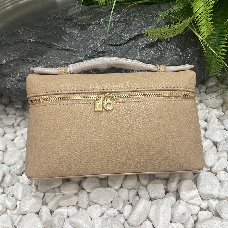 Bolso bandolera y bolso de mano de piel de vaca con grano lichi L19 italiano