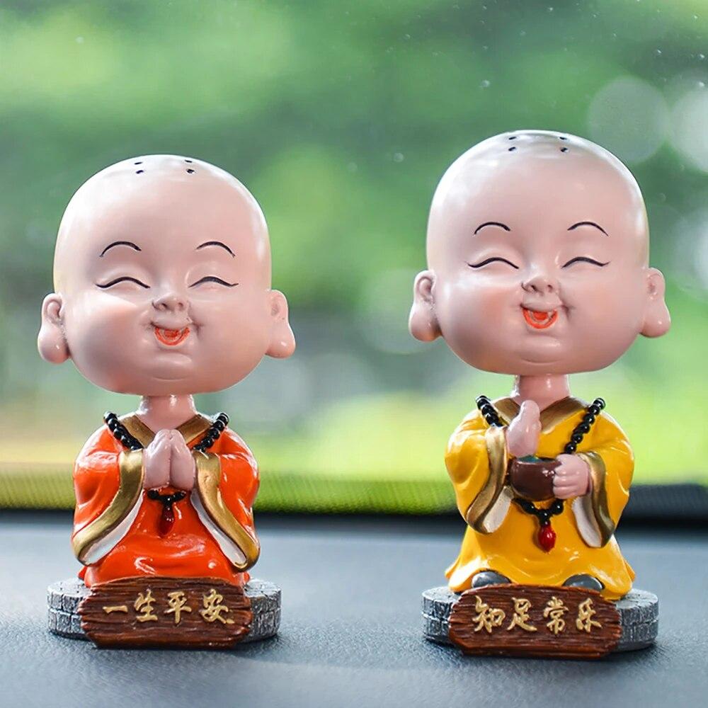 Ornamente pentru mașină rășină drăguț cu cap scuturator călugăr Buddha figurină decorare auto casă interior interior tablou de bord accesorii decor