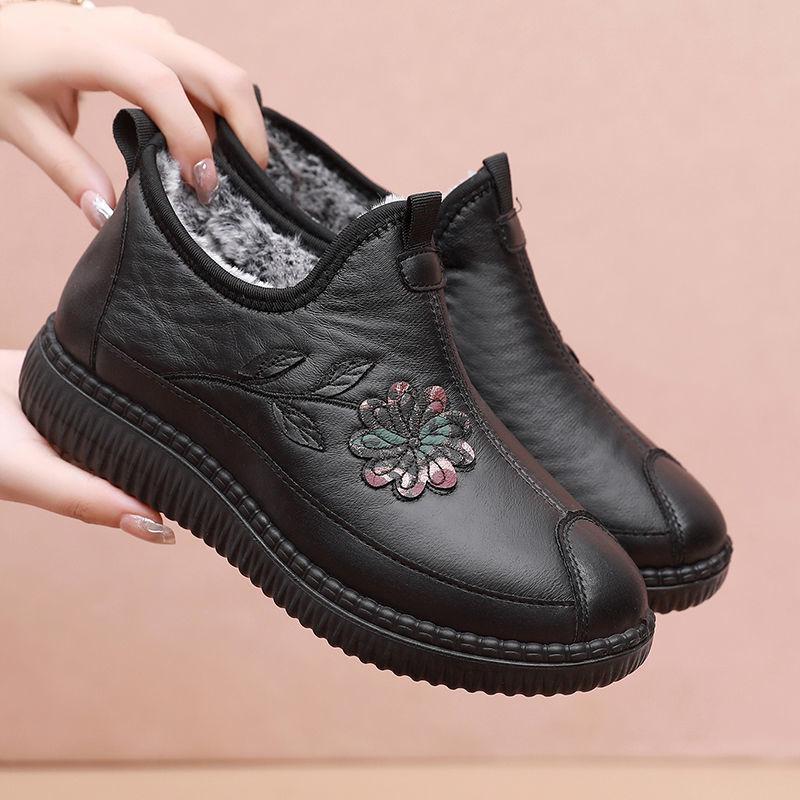 

Winter old north cloth shoes women s cotton shoes velvet thickened mother shoes leather surface waterproof cotton boots non-slip warm two cotton shoes 34 чёрный