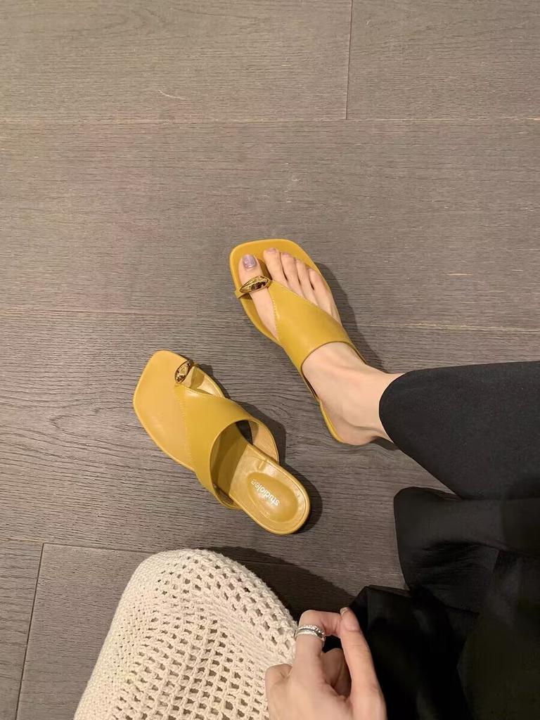 2025 Summer New Flat-bottomed Beach Cover Toe Small Cool Slippers Wear Fashion Casual Versatile Slippers Women's Shoes