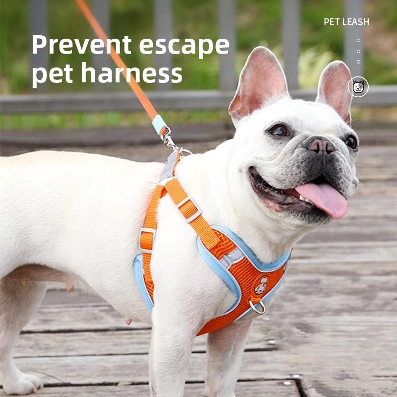 The Pet Chest and Back Strap Is Adjustable and Breathable. The Cat Leash Can Be Extended and Retracted When Taking The Dog for A Walk