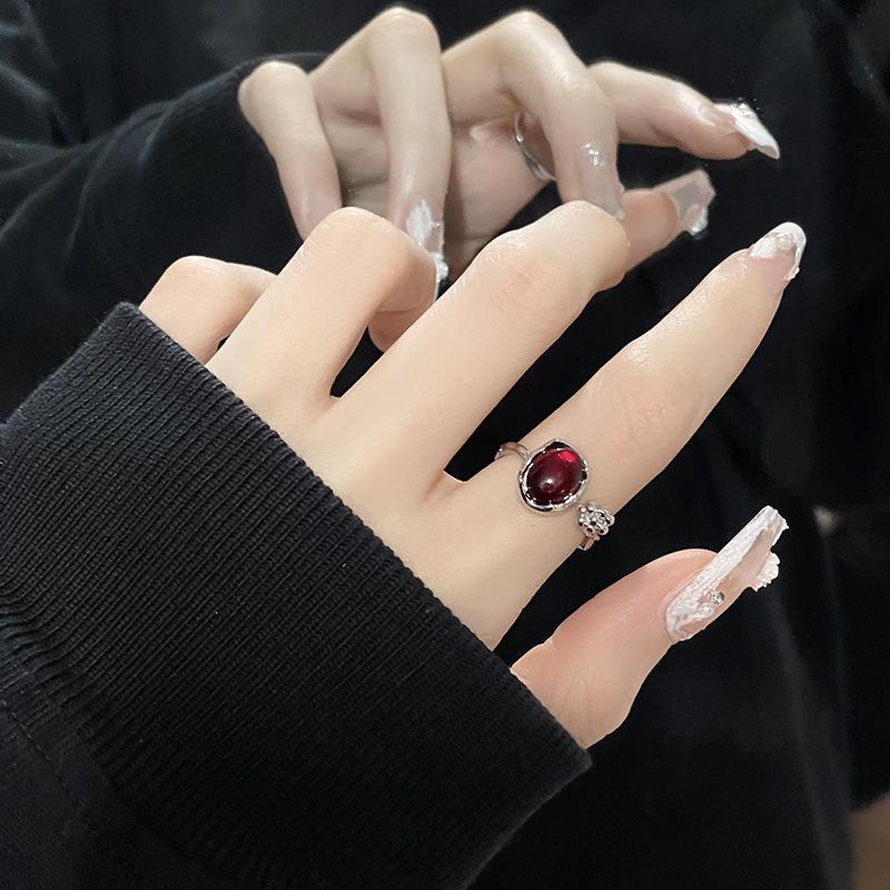 Punk Gothic Red Crystal Heart Rings for Women Vintage Metal Liquid Irregular Thorns Geometric Ring Aesthetic Y2K Jewelry Gift