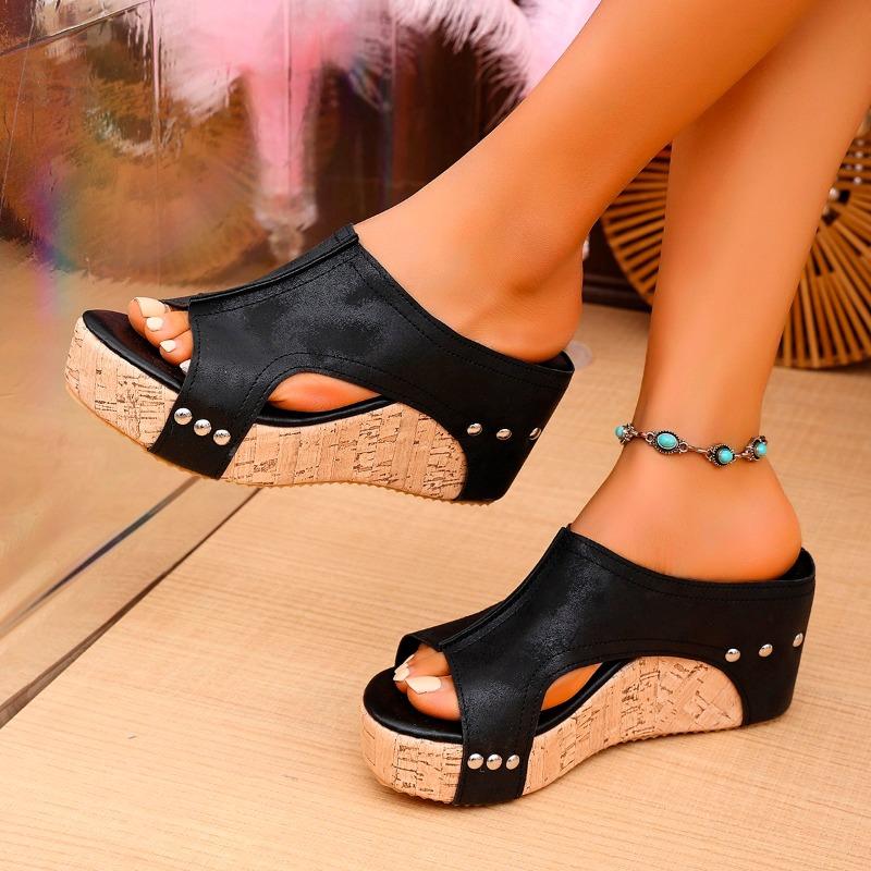 Fashion Summer New Sandals Women Fashion Round Head Open Toe Rivet Waterproof Platform Anti-slip Wear-resistant Wedge Slippers