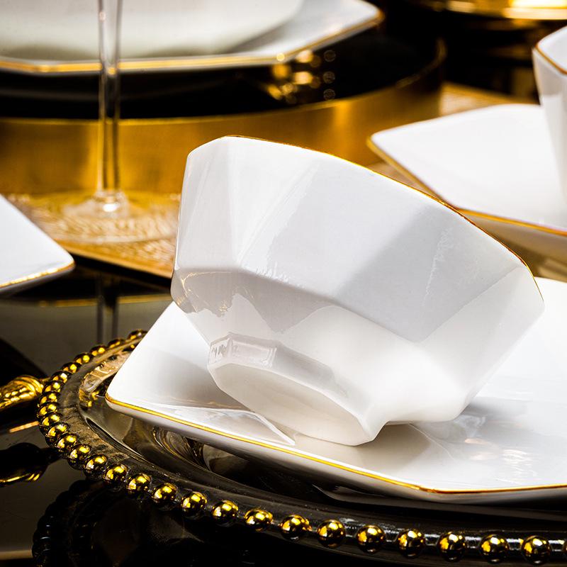 

Расписанная вручную золотая керамическая миска и набор тарелок – элегантная подарочная посуда из костяного фарфора (2024)