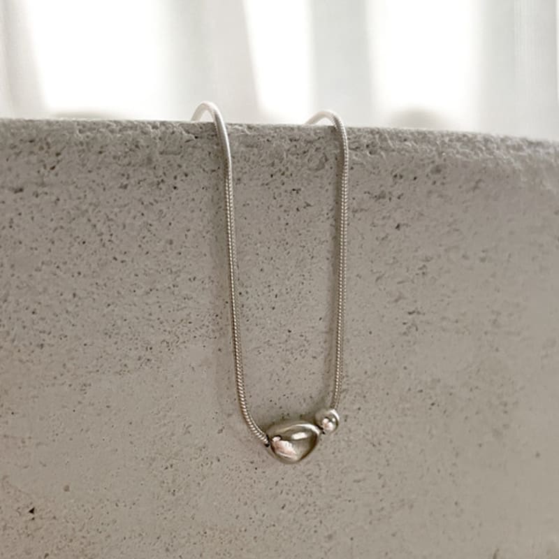 Melliv Pebble Dot Necklace_mvn54