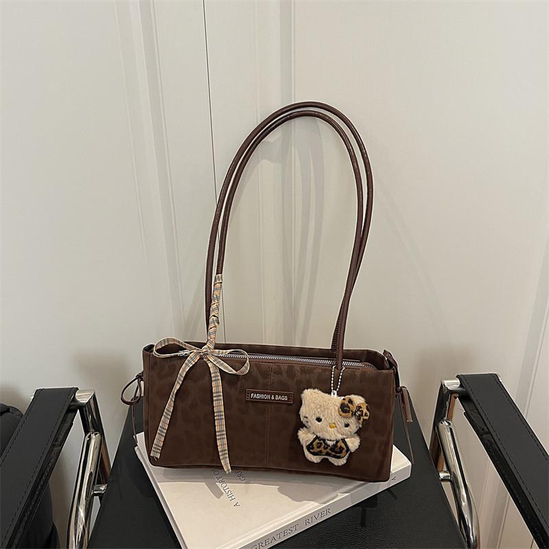 Minimalist Womens Carryall Bag With Special Material For Daily Use