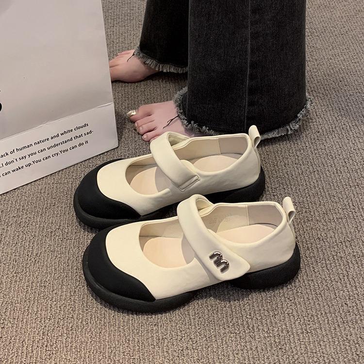 Korean version of white Mary Jane shoes for women's 2025 spring new retro versatile foreign style ugly cute casual shallow mouth single shoes