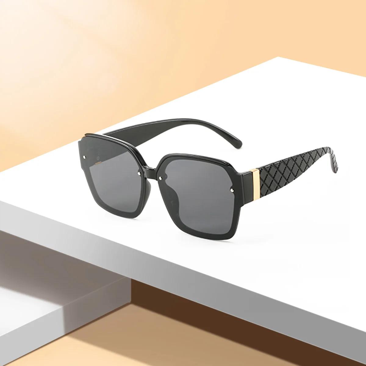 High Quality Retro Oval Metal Sun Glasses for Women Men Luxury Fashion  Female Sun Glasses Unisex Stylish Shades UV400