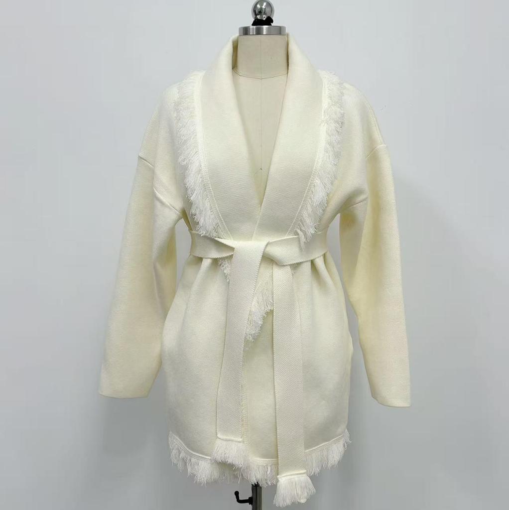 Jesienno-zimowy kardigan sweter płaszcz w kolorze kawy z frędzlami, średniej długości, w stylu retro