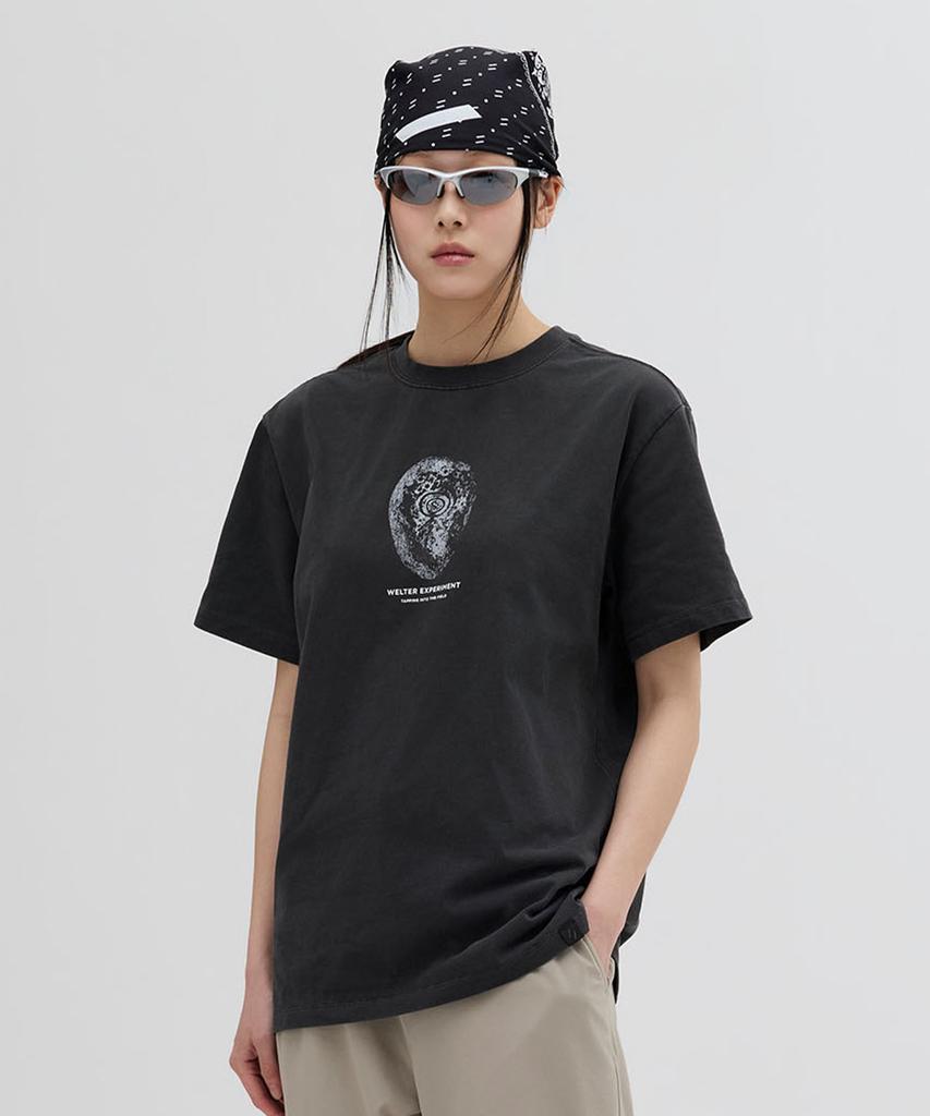 Welteoigseupelimeonteu Sun-Headed Deity T-Shirt_Charcoal