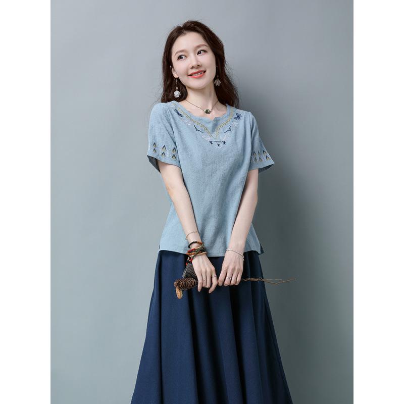 2026 Summer Ethnic Style Women s Embroidered Cotton-Linen V-Neck Short Sleeve Loose Plus Size Top 2XL