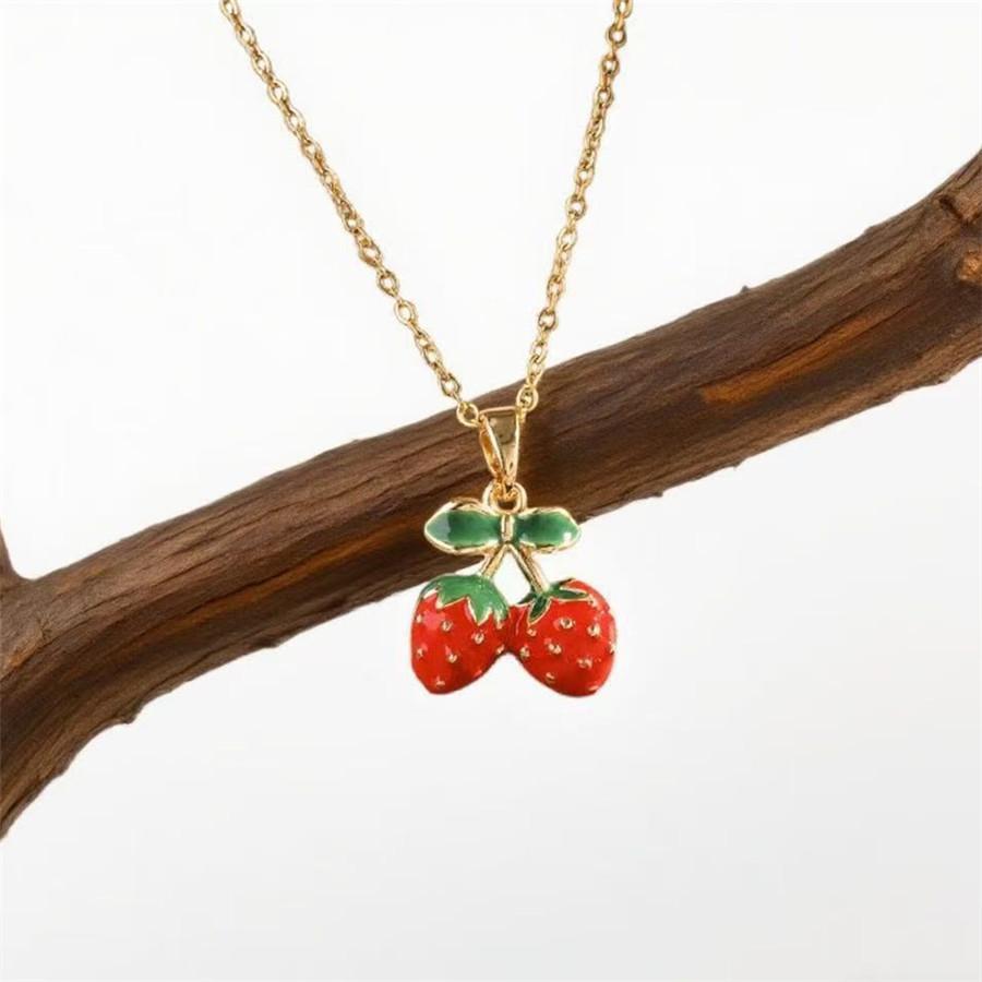 Fashion Strawberry Pendant Necklace for Women Korean Style Choker Chain Girl Gift Trendy Jewelry Necklaces Collares