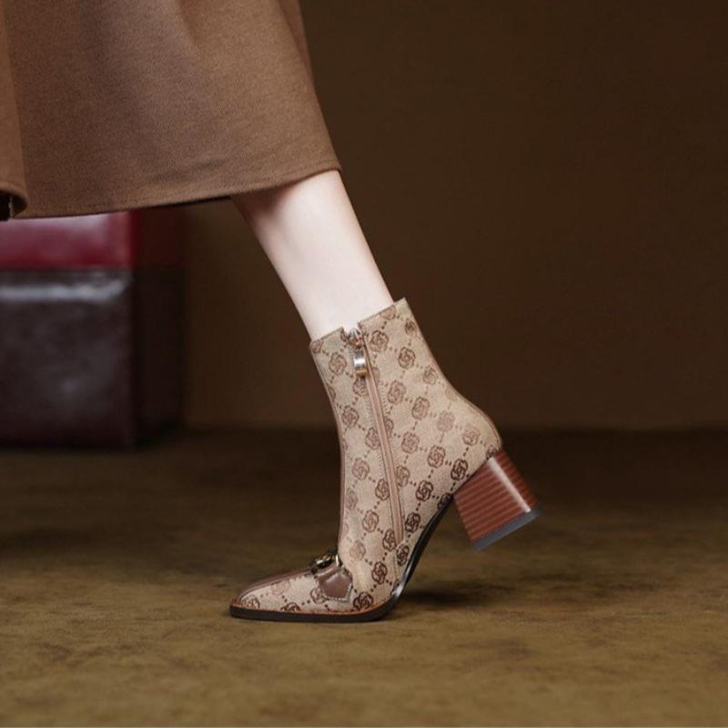 2024 Fashion Luxury Designer Women Med Heels Ankle Boots Autumn Squared Toes Metal Decoration Ins Block Heels Ladies Boots