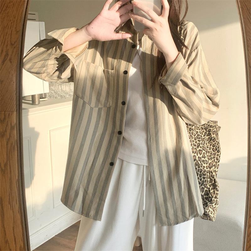 The Real Shot Is Not Reduced, and the Striped Simple Lapel Shirt Is Trendy for Women's Autumn New Casual Pocket Medium and Long-sleeved Tops.