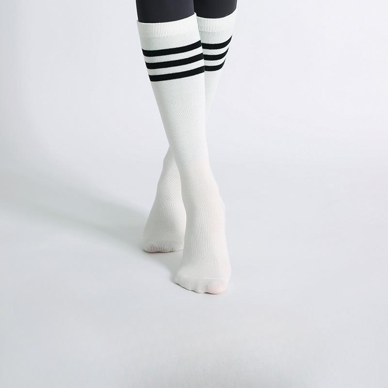 

Женские весенне-осенние трендовые нескользящие полосатые носки средней длины для йоги, фитнеса, танцев, пилатеса 1 pair белый
