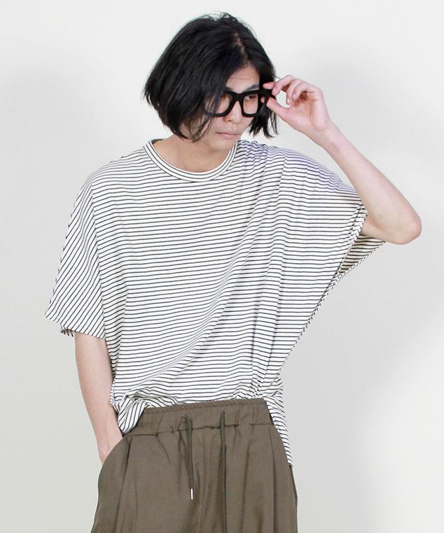 Deumakeu Dolman Sleeve Box Fit T-Shirt Pinstripe Ivory