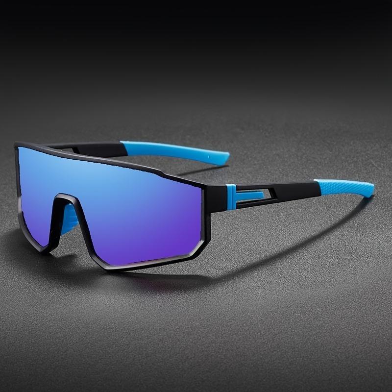 

Пара стильных очков для мужчин и женщин, необходимых для повседневных дел. синий