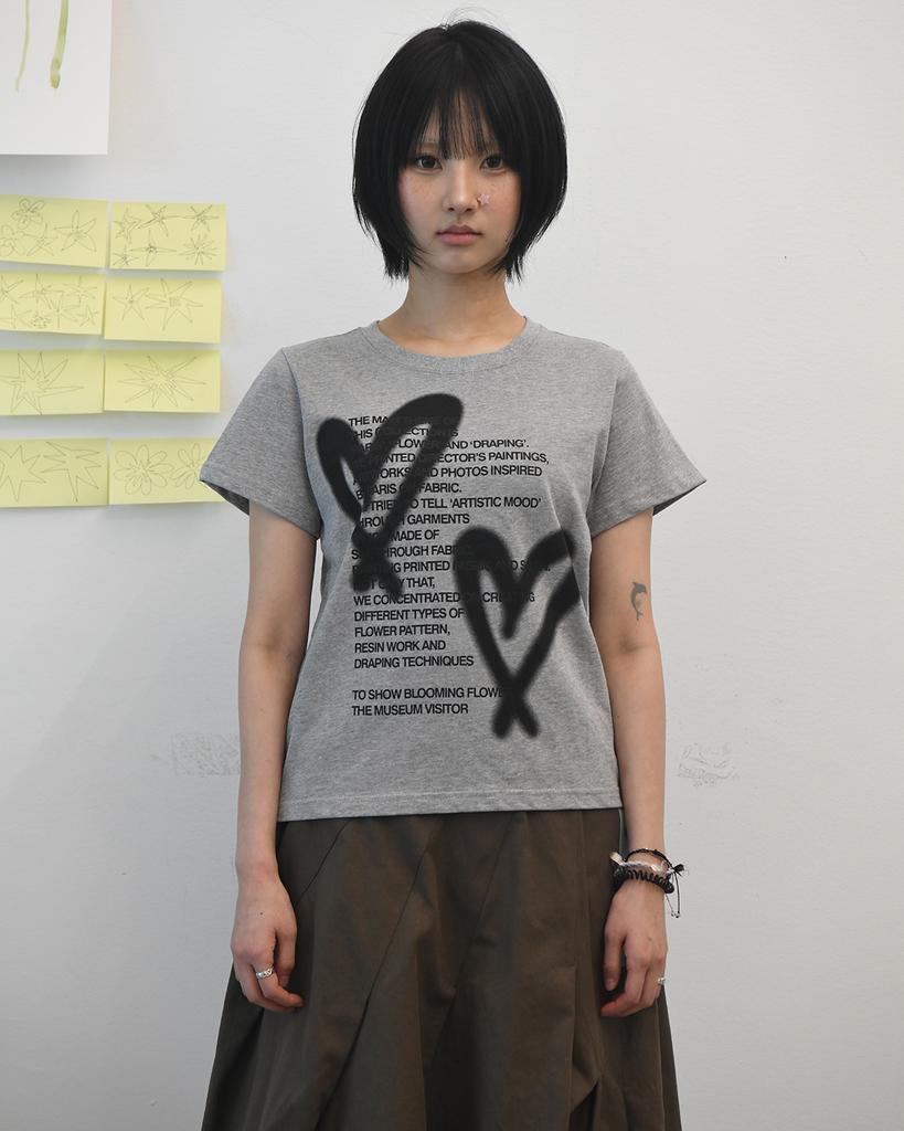 THEMUSEUMVISITOR W Heart Printed Crop T-Shirt (Melange Grey)