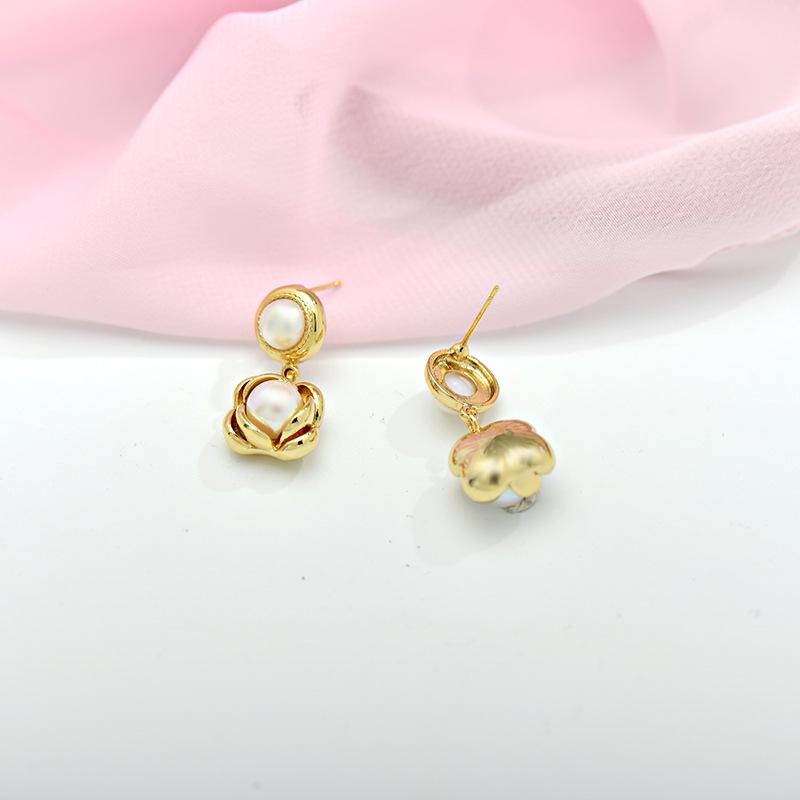 Korean Style Freshwater Pearl Camellia Earrings - Elegant, Lightweight, High-End Fashion