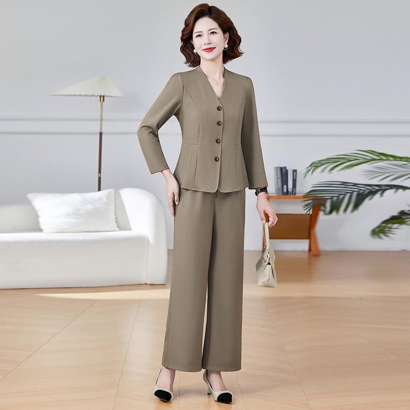 Conjunto de Duas Peças Elegante da Coleção Primavera 2025 da Mamãe para Mulheres de Meia-Idade e Idosas