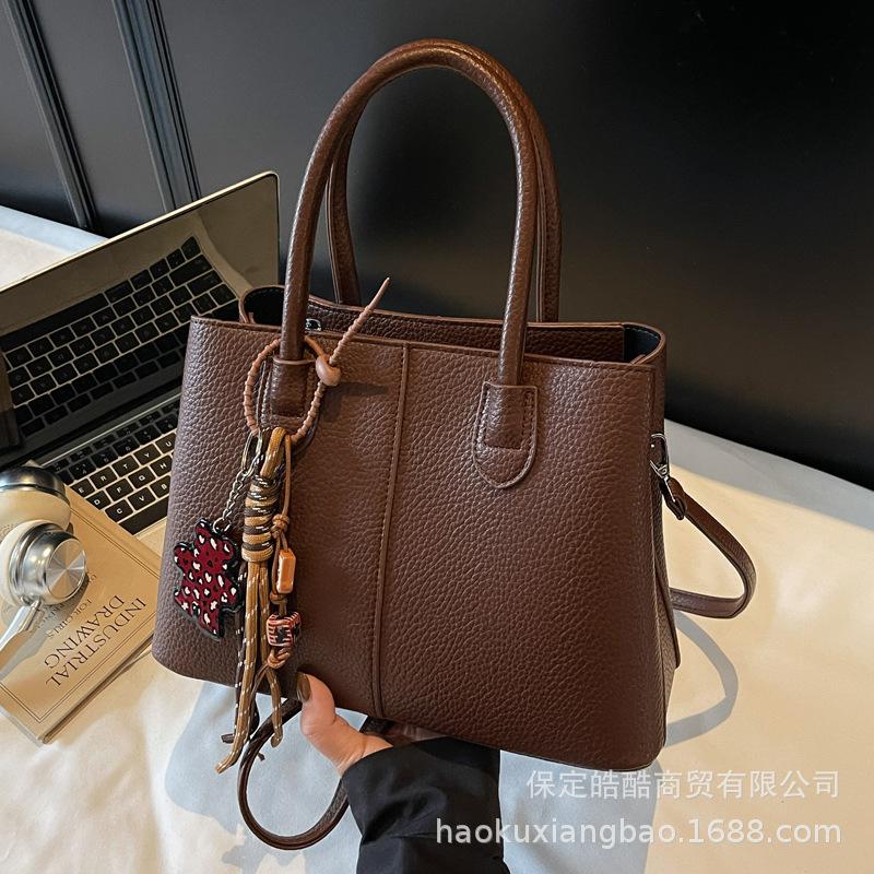 Retro Bag Women's Autumn and Winter 2025 New Versatile Casual Shoulder Messenger Bag Premium Texture Portable Tote Bag