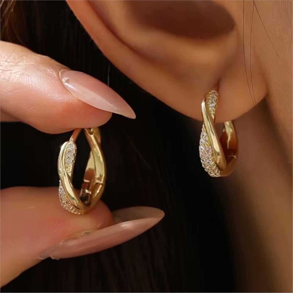Elegant Synthetic Cubic Synthetic Zirconia Hoop Earrings for Women Minimalist Interlocking Circle Earrings Jewelry Gifts