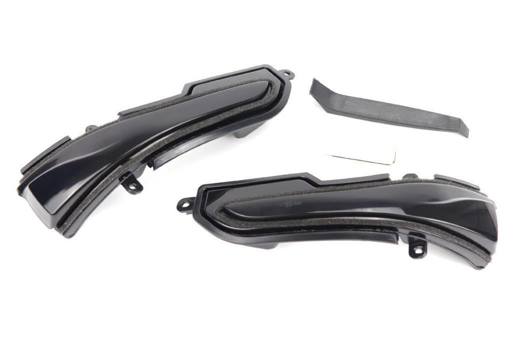Infiniti Q-Series Rearview Mirror Sequential Turn Signal