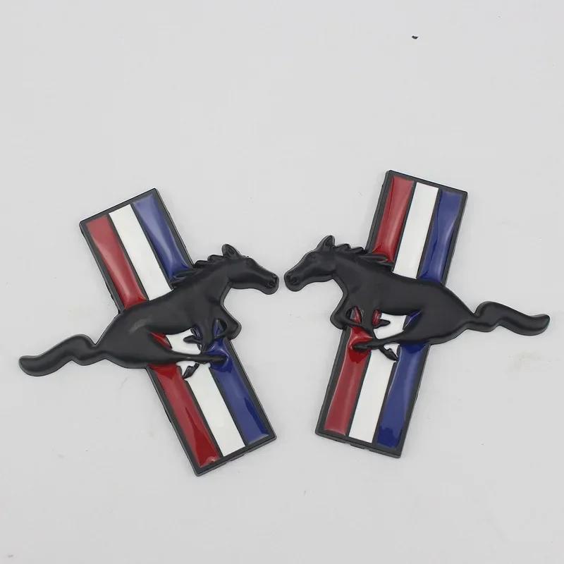 Bilklistermärke Ford 1 Par 8,5x9CM Sidoklistermärke Dörr Skärmmärke Dekal för Ford Springande Häst Logotyp Focus Fiesta Kuga Edge Shelby G