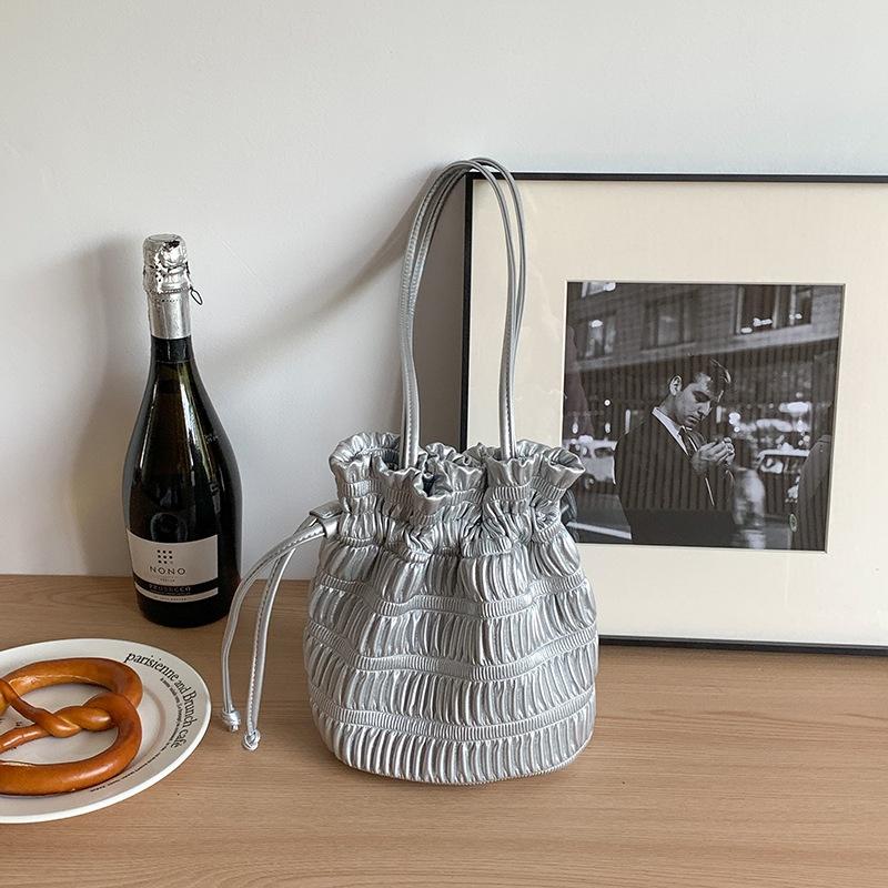 IELGY Women's Shoulder Bag, Large-capacity Personalized Trend Bucket Bag, Drawstring PU Soft Leather Creative Pleated Bag