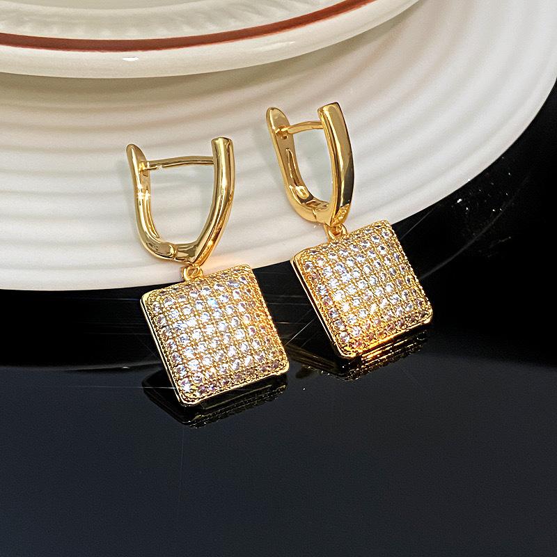 Women s Niche French Retro Ear Buckles Inlaid Zircon Star Heart Waterdrop Square Premium Fashion Ear Decor A1