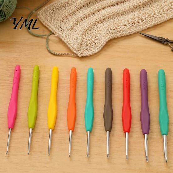 Portable Storage Case for Yarn Crafts Colorful Crochet Hooks Set, 9Pcs Multi?Size Needles, Ergonomic Pain Free Crafting Hooks, Knitting Tools