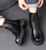 Neue Arbeitsstiefel für Herren des Designers, hübsche Motorradstiefel, Bergsteigerstiefel mit dicker Sohle, kurze Herrenstiefel aus echtem Leder