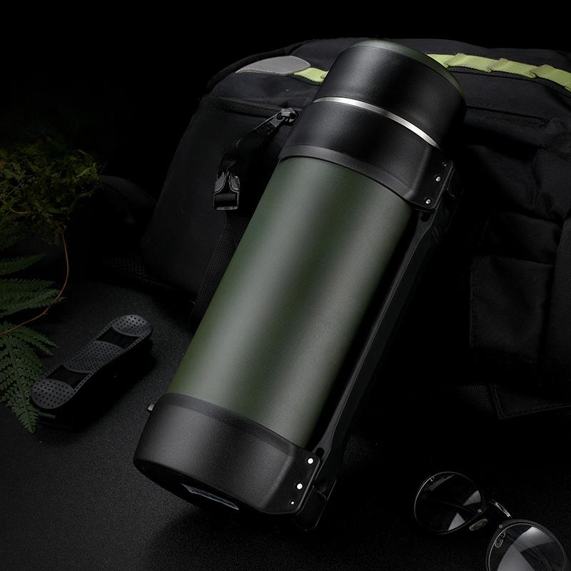 

Уличный термос объемом 1800 мл. Большой дорожный автомобильный термос. Термос большой емкости. 1.1L-2L