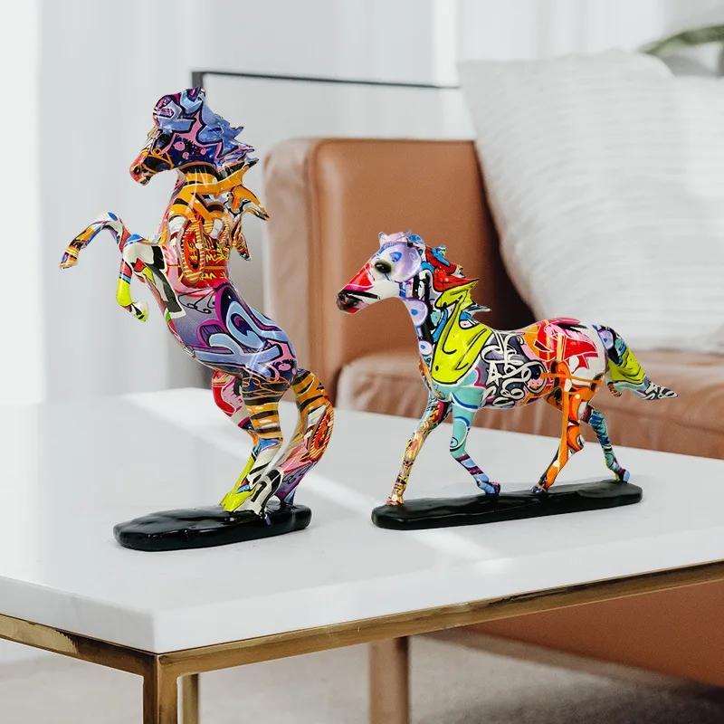 Creative Resin Graffiti Art Horse Sculpture Decoration Paint Colorful Animal Statue Home Living Room Ornament Office Desk Crafts