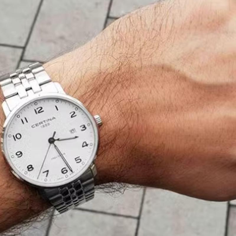 Certina Carmen Serie Quarzuhr 100 Meter wasserdicht Herrenuhr 39mm weißes Zifferblatt Edelstahlgehäuse Edelstahlarmband C035.410.11.012.00