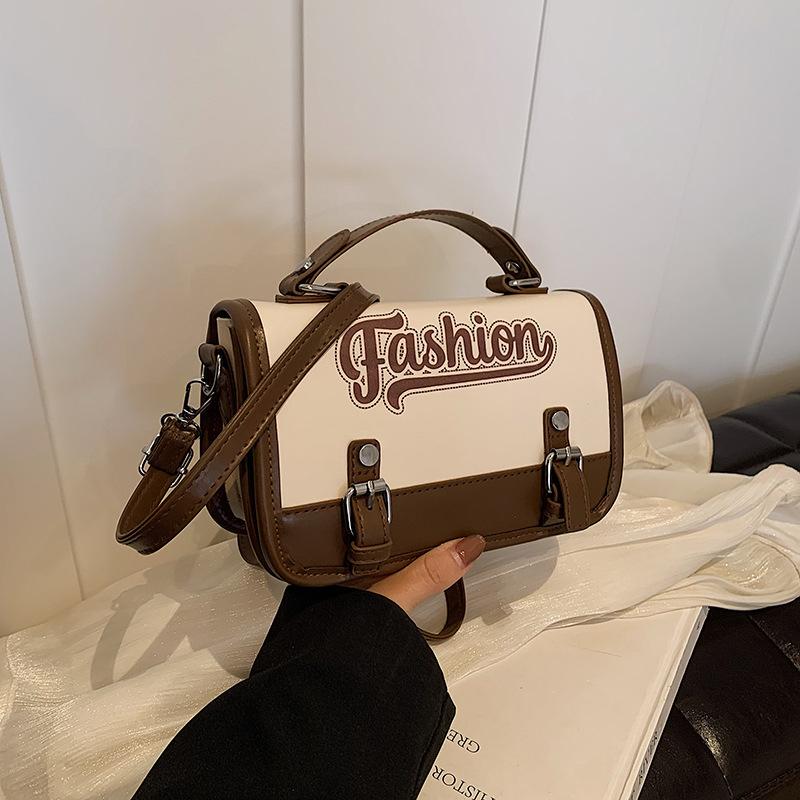 

Весна и лето 2025 года новая модная сумка-тоут контрастных цветов в корейском стиле с алфавитом, универсальная сумка-мессенджер, темпераментная маленькая квадратная сумка для женщин коричневый