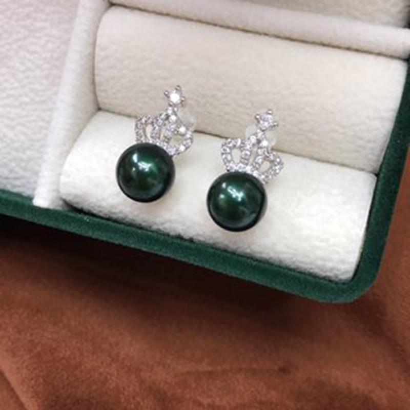 Elegant 8-9mm Freshwater Pearl Crown Stud Earrings - Simple & Versatile Design